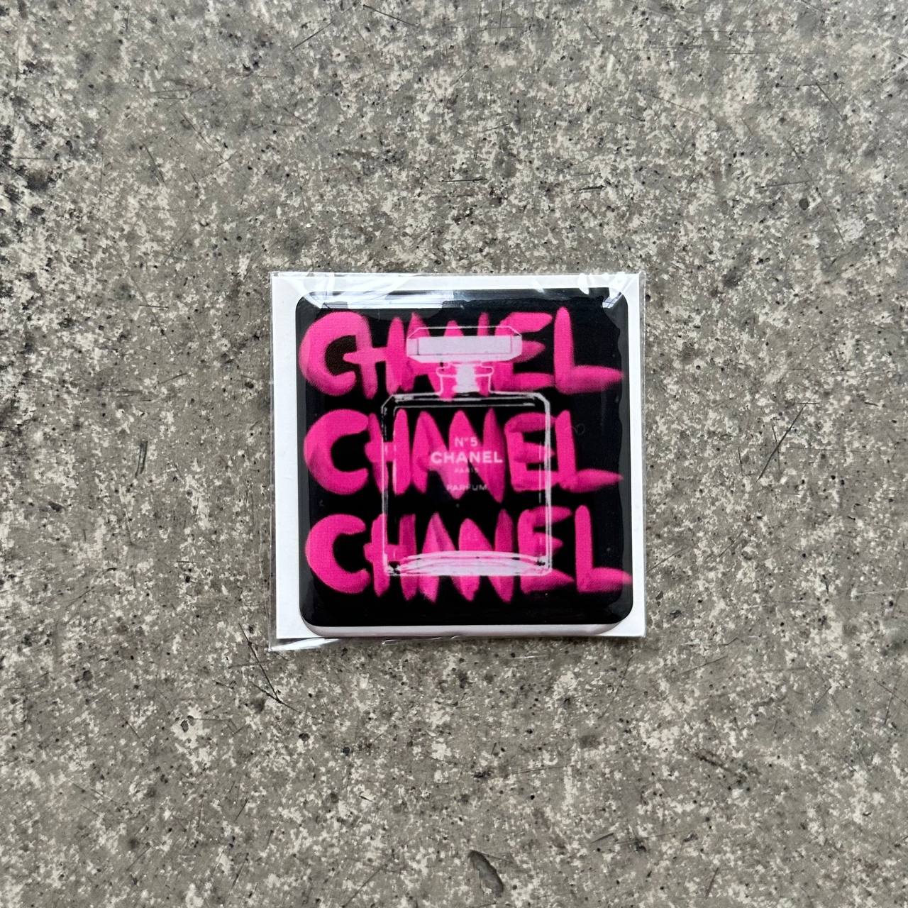 Об'ємний 3D стікер - Chanel (06)