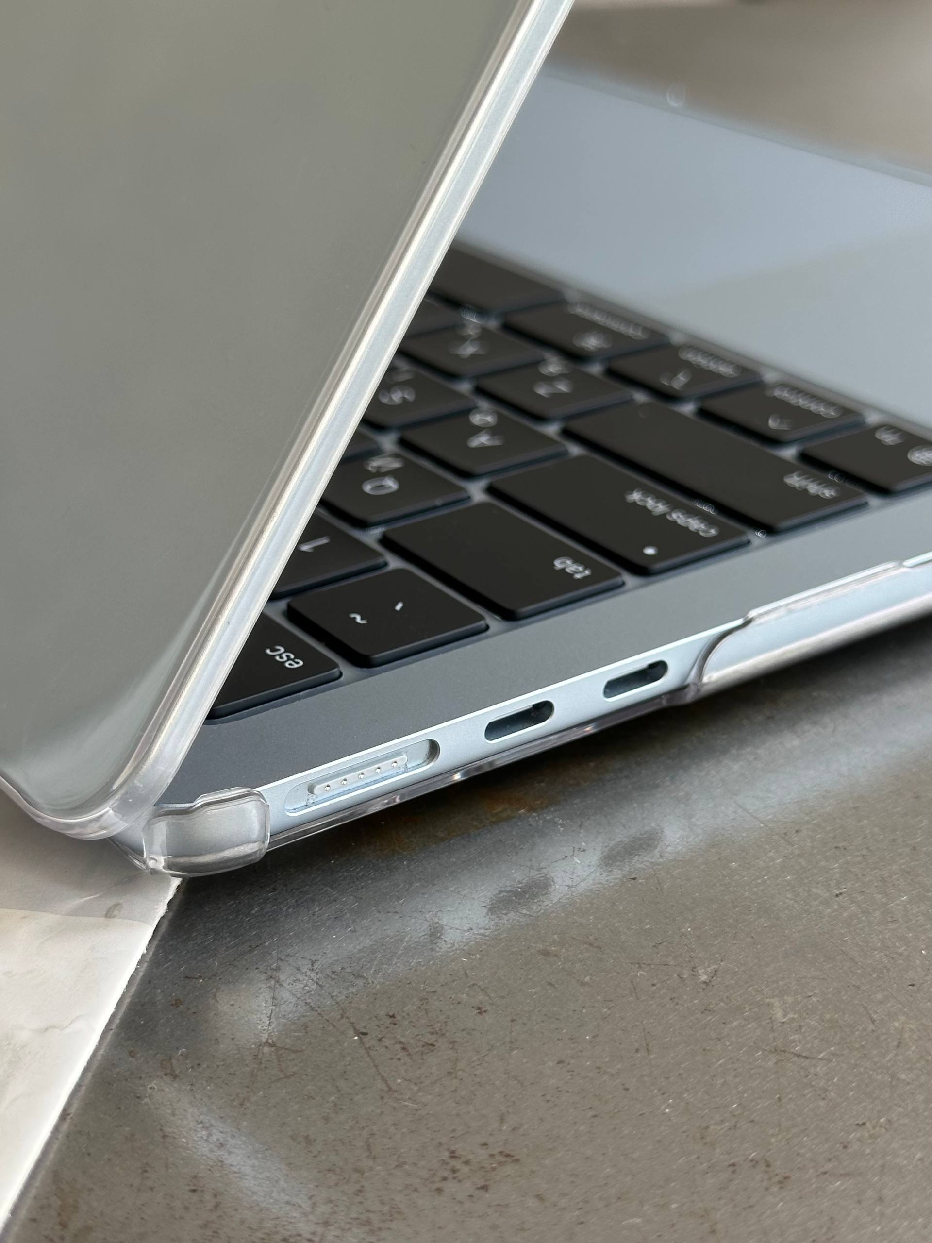 Чохол-накладка HardShell прозора на MacBook Pro 13.3