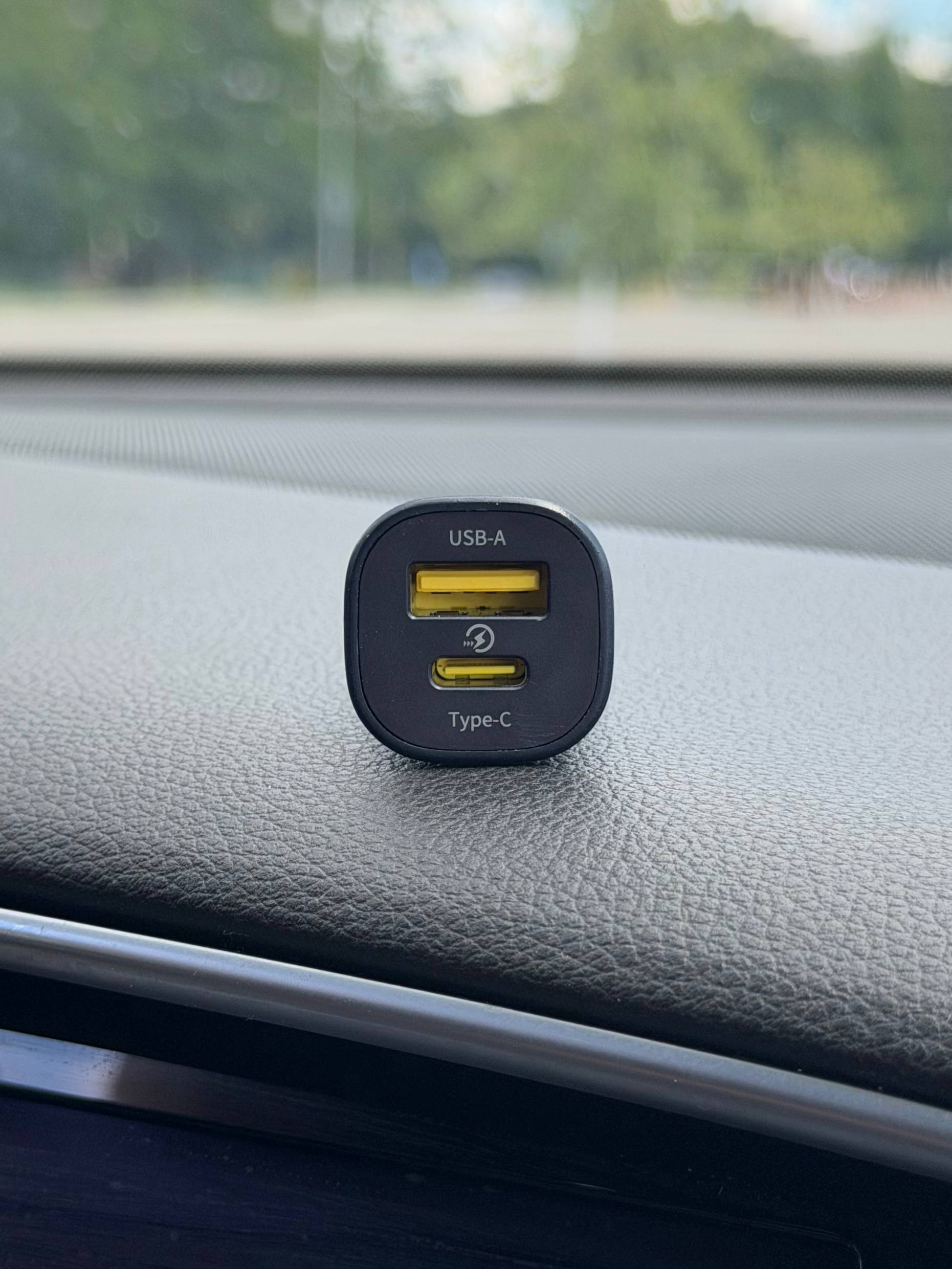 Автомобільний зарядний пристрій Baseus GoTrip DP1 30W (USB-A + USB-C)