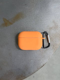 Чохол на AirPods 4 із мікрофіброю та карабіном Papaya (26)