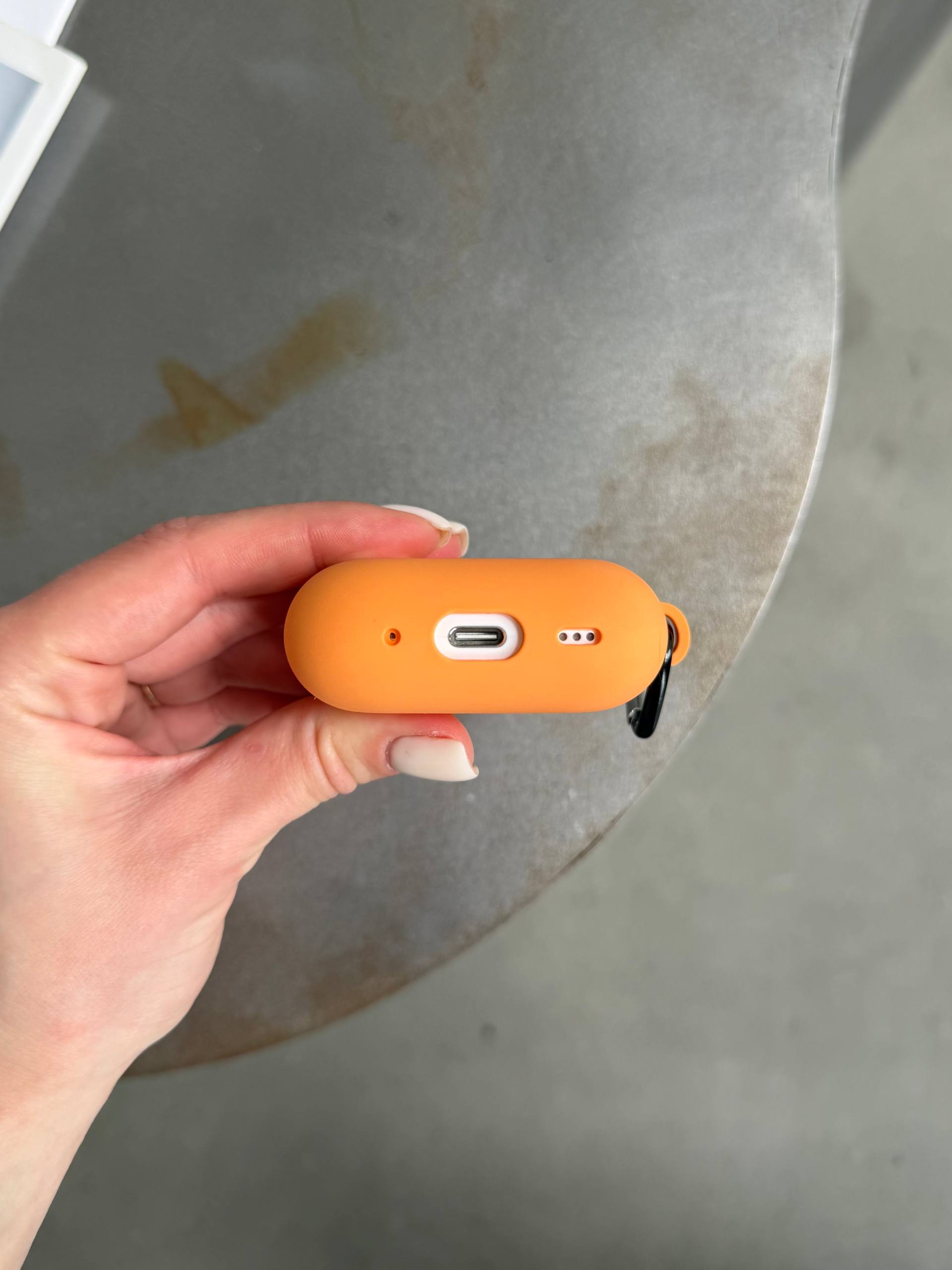 Чехол на AirPods Pro 2 с микрофиброй и карабином Papaya (26)
