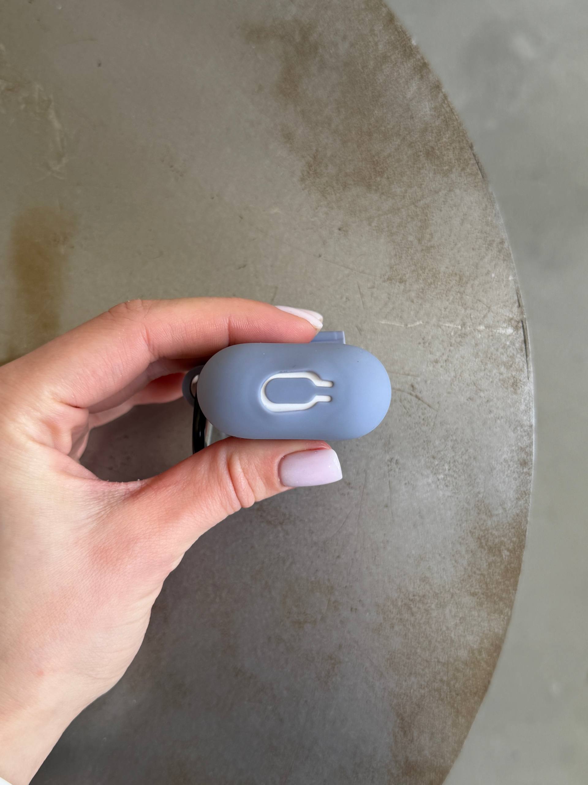 Чехол на AirPods 1 / 2 силиконовый с карабином Lavander Grey (11)