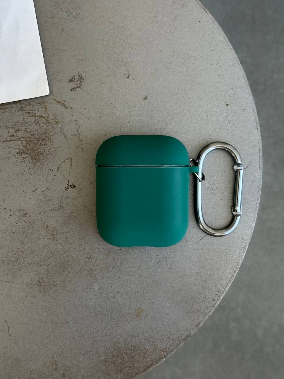 Чехол на AirPods 1 / 2 с микрофиброй и карабином Atrovirens (03)
