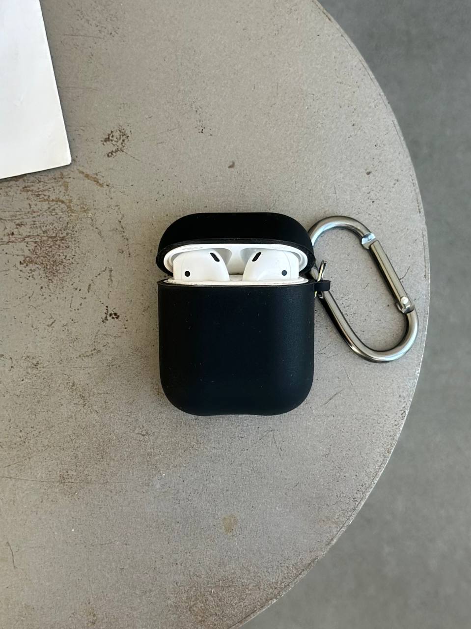 Чохол на AirPods 1 / 2 із мікрофіброю та карабіном Black (01)