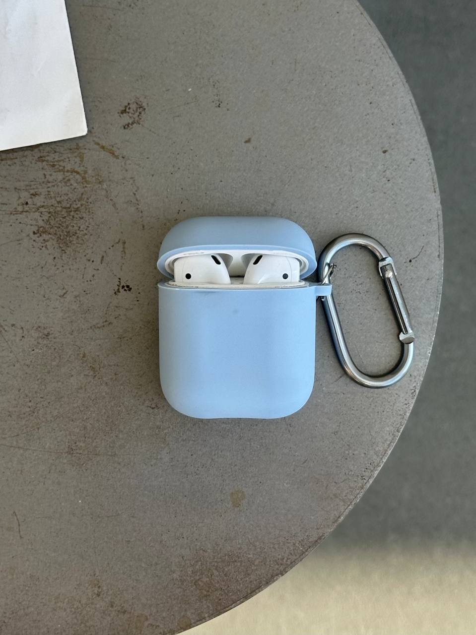 Чехол на AirPods 1 / 2 с микрофиброй и карабином Lilac (05)