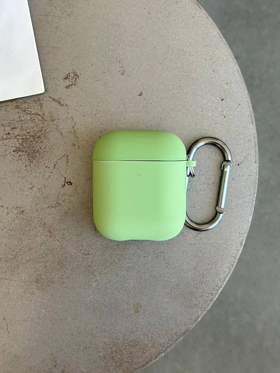 Чехол на AirPods 1/2 с микрофиброй и карабином Mint Gum (04)