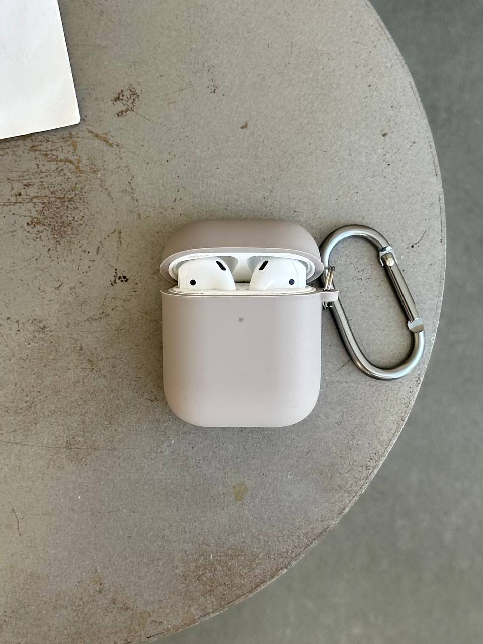 Чохол на AirPods 1 / 2 із мікрофіброю та карабіном Pebble (23)