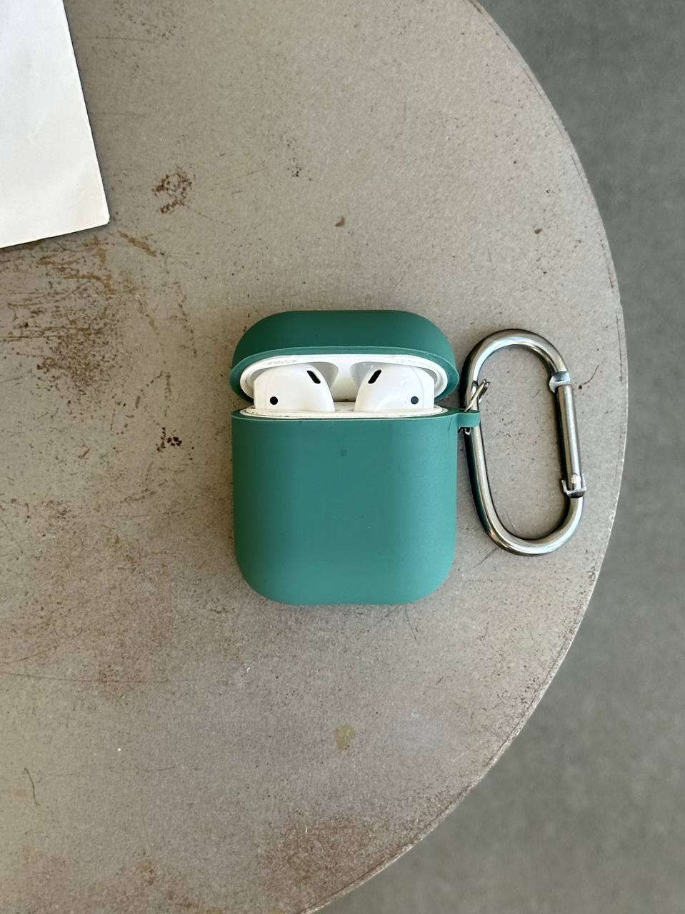 Чехол на AirPods 1 / 2 с микрофиброй и карабином Pine Green (16)