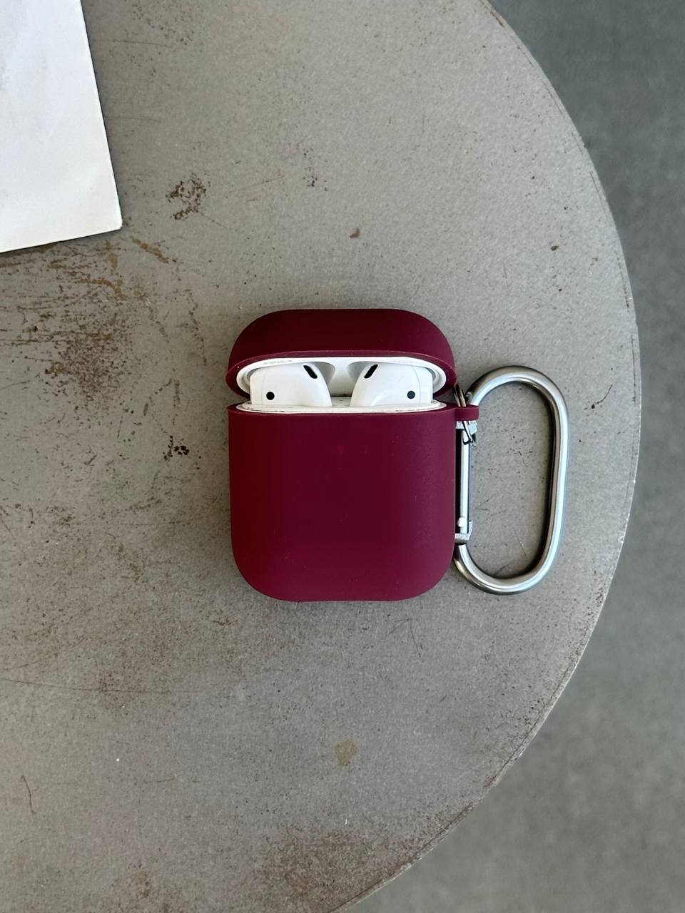 Чохол на AirPods 1 / 2 із мікрофіброю та карабіном Plum (22)