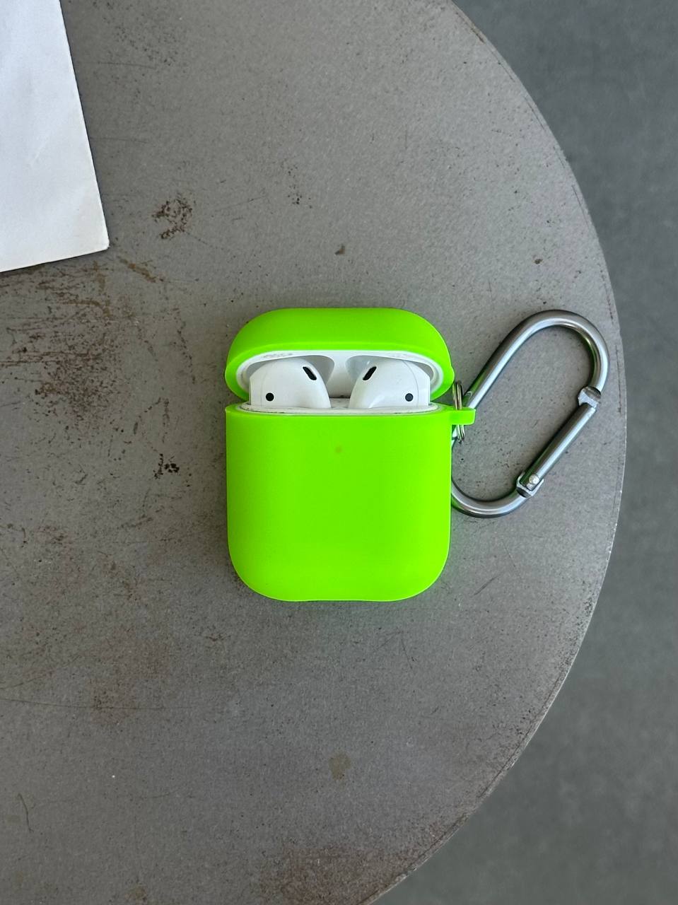 Чехол на AirPods 1 / 2 с микрофиброй и карабином Shiny Green (19)