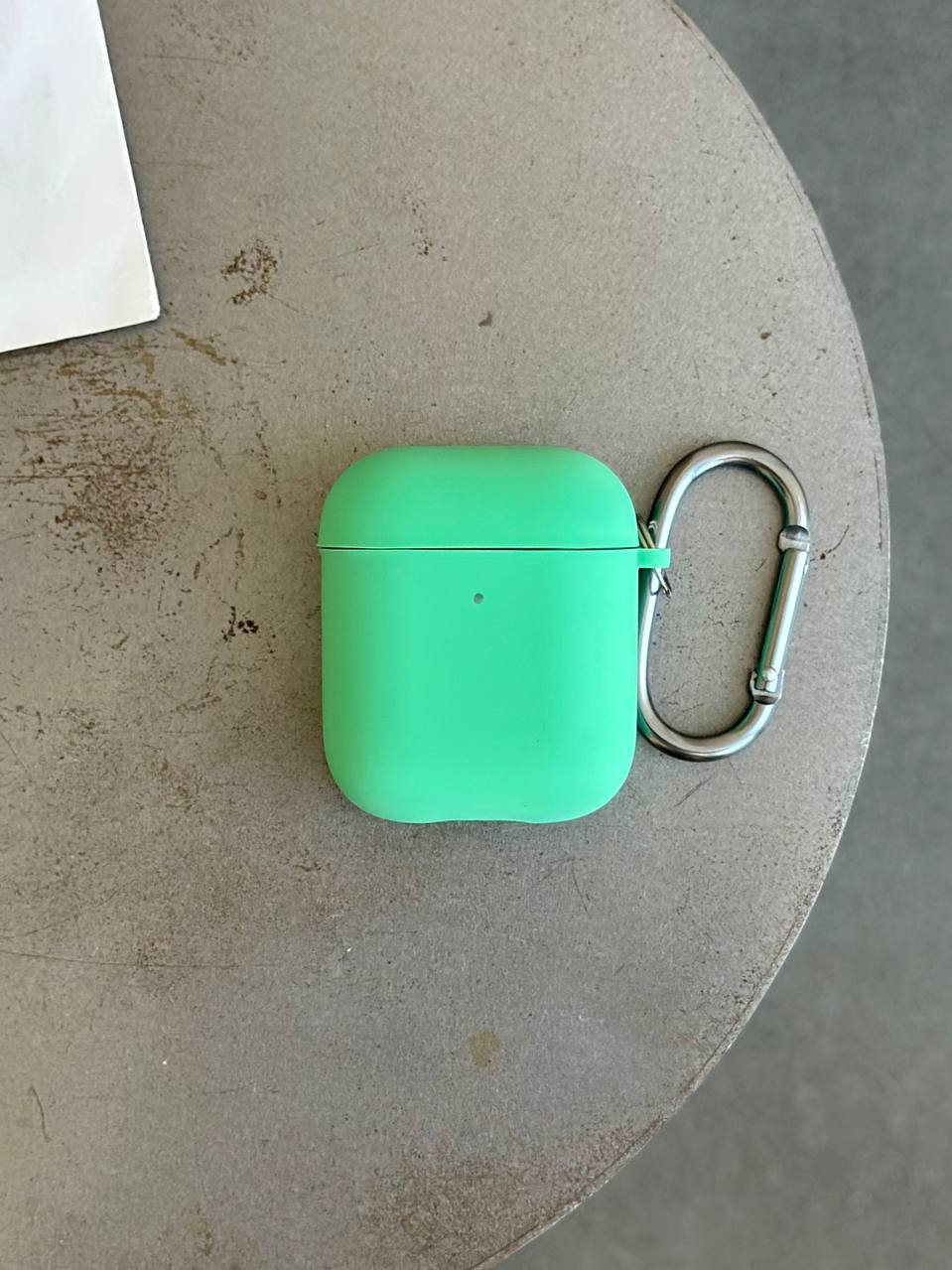 Чехол на AirPods 1/2 с микрофиброй и карабином Spearmint (17)