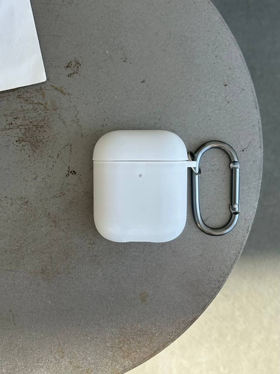 Чехол на AirPods 1/2 с микрофиброй и карабином White (15)