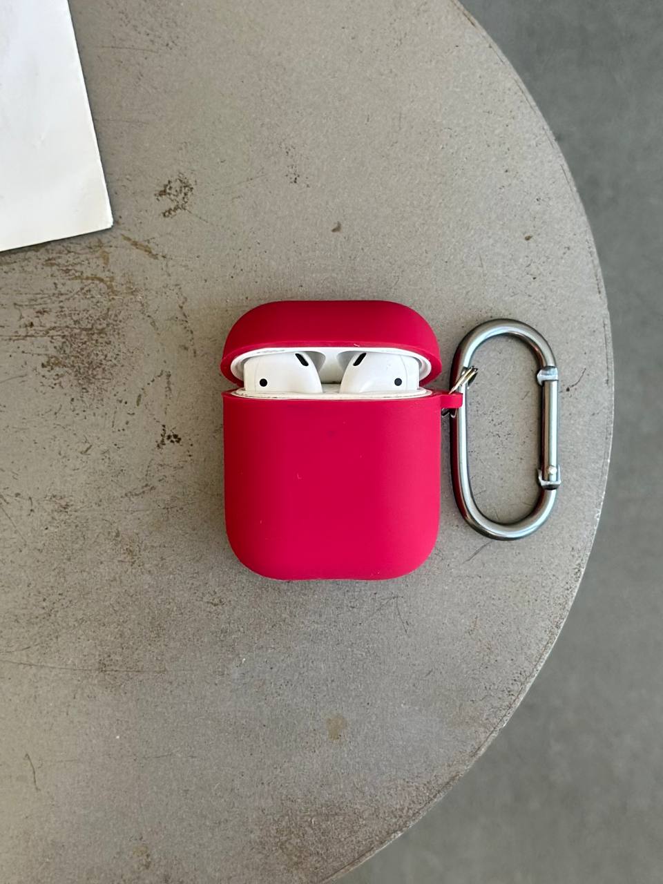 Чехол на AirPods 1 / 2 с микрофиброй и карабином Wine Red (21)