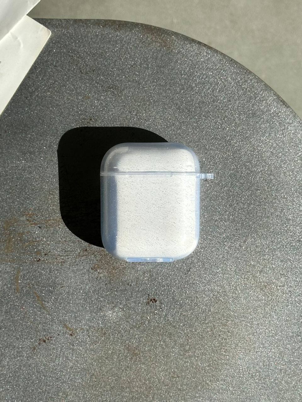 Чехол на AirPods 1/2 прозрачный с блестками.