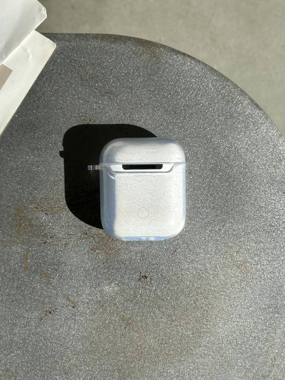 Чехол на AirPods 1 / 2 прозрачный с блестками.