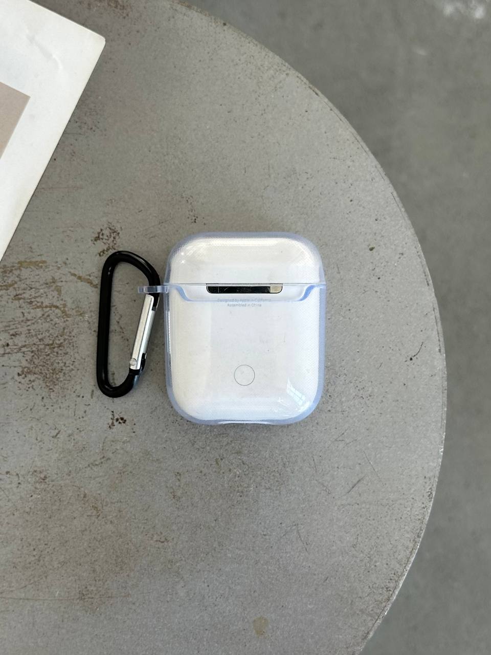 Чохол на AirPods 1 / 2 прозорий з карабіном