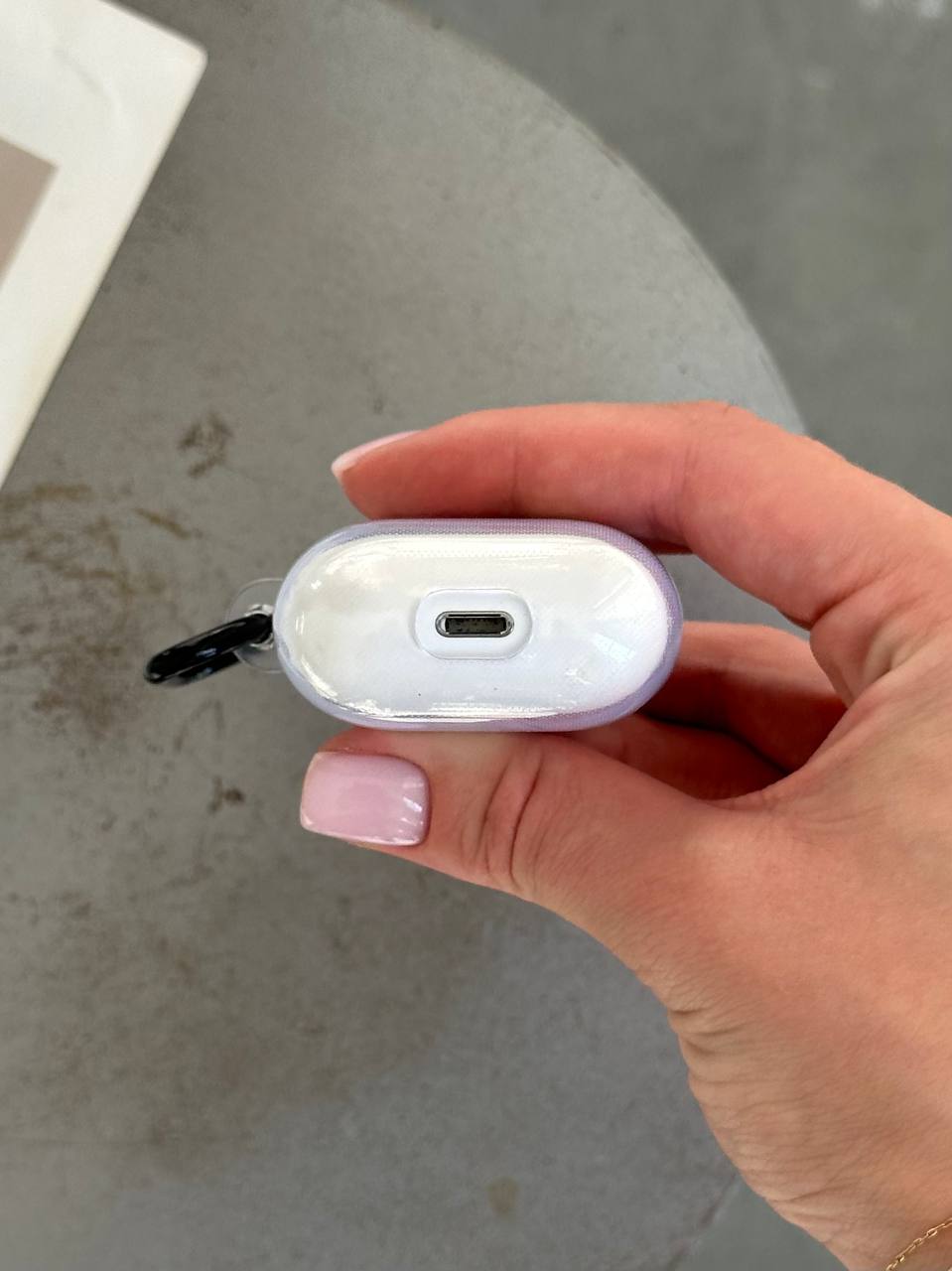 Чохол на AirPods 1 / 2 прозорий з карабіном