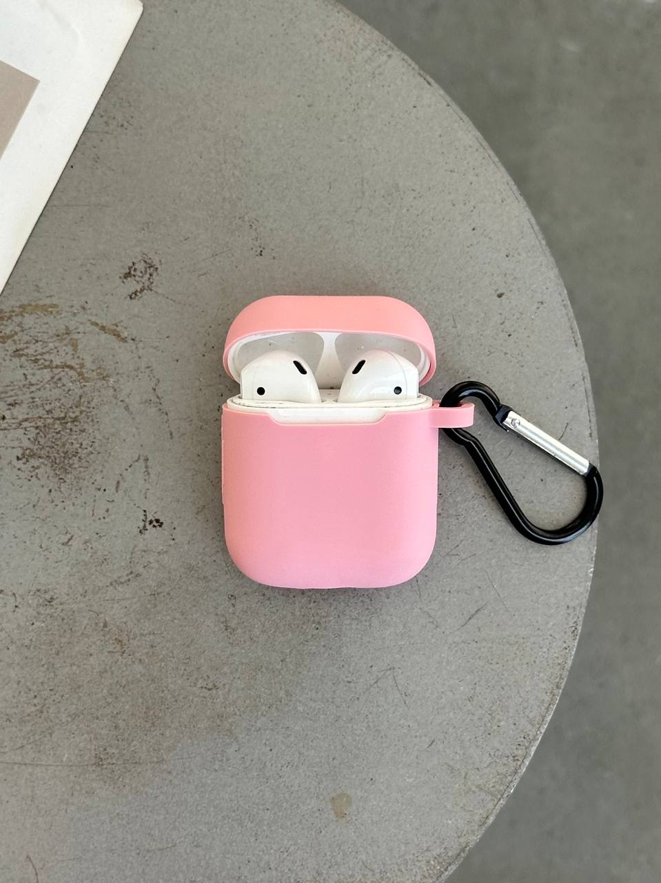 Чехол на AirPods 1 / 2 силиконовый с карабином Baby Pink (20)