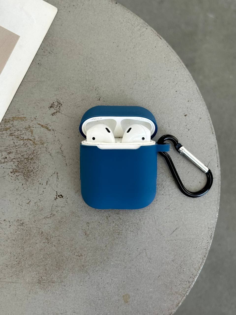 Чехол на AirPods 1 / 2 силиконовый с карабином Blue Cobalt (16)