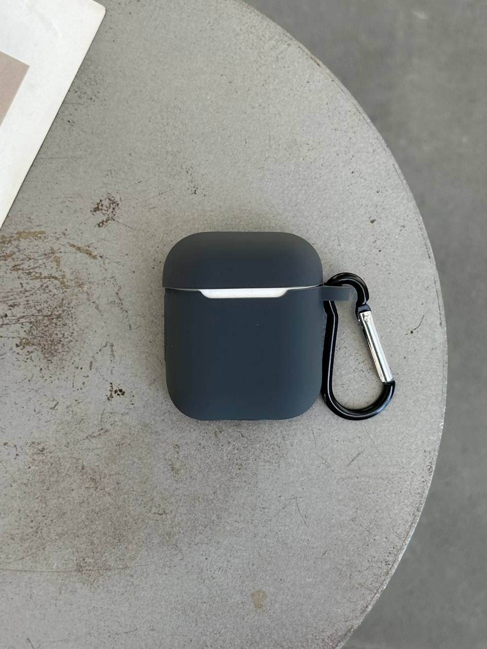 Чохол на AirPods 1/2 силіконовий із карабіном Graphite (09)