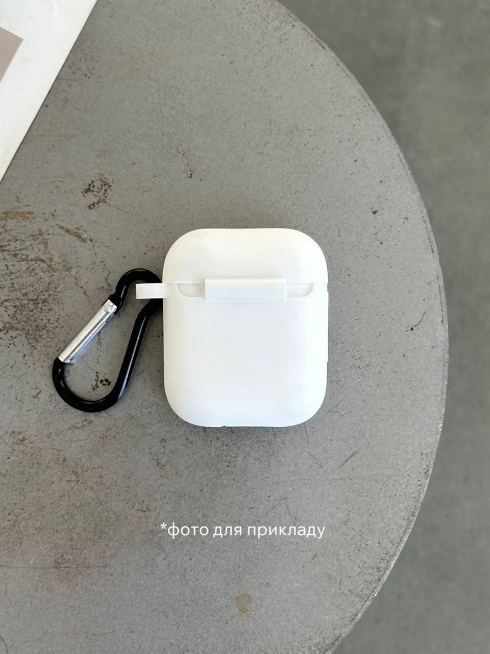 Чохол на AirPods 1 / 2 силіконовий із карабіном Graphite (09)