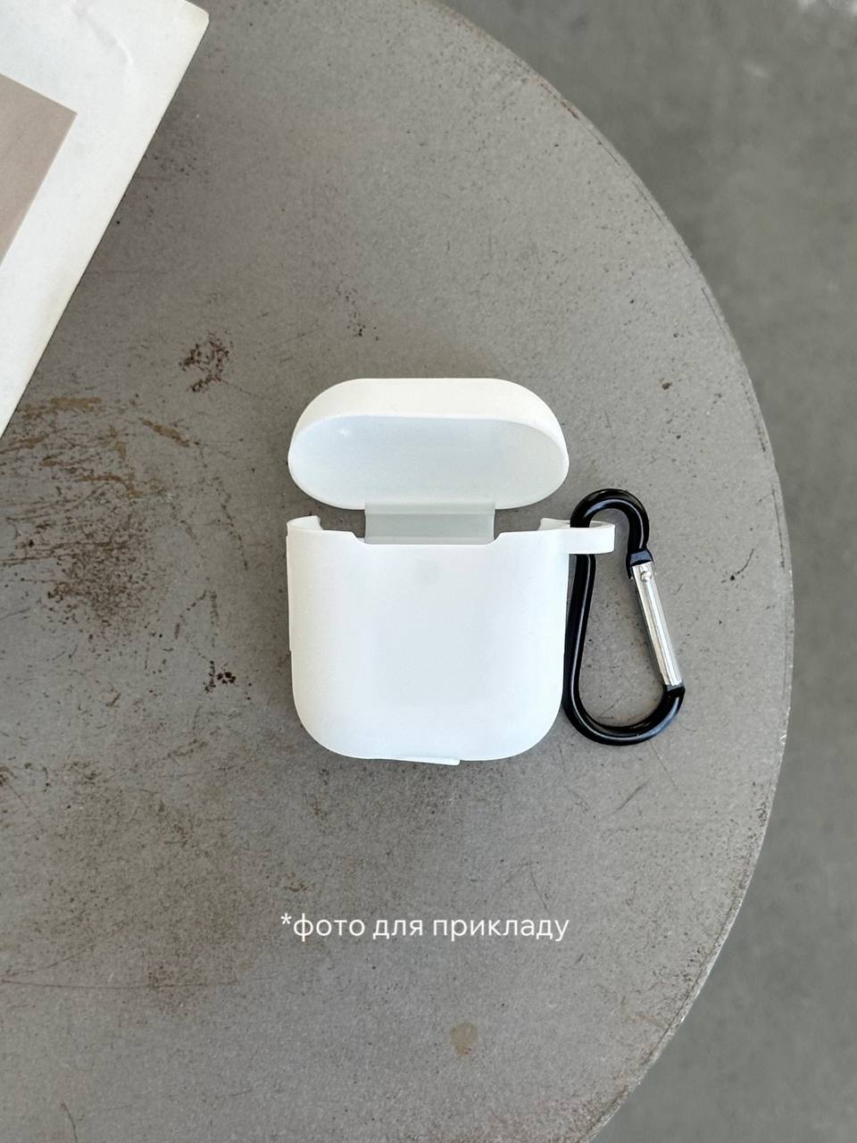 Чохол на AirPods 1 / 2 силіконовий із карабіном Graphite (09)
