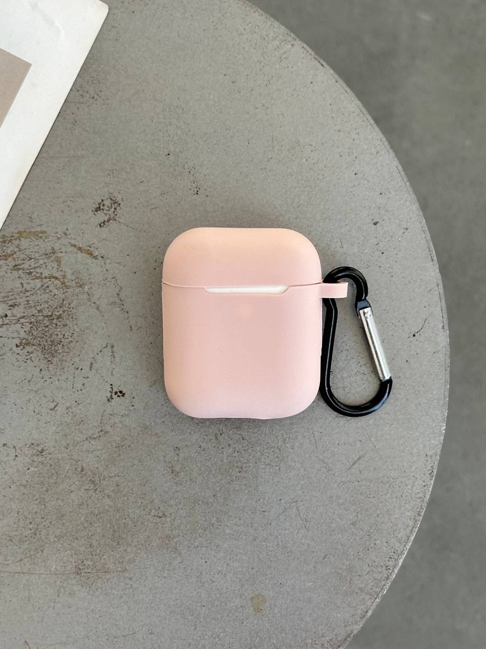 Чохол на AirPods 1/2 силіконовий із карабіном Pink Sand (07)