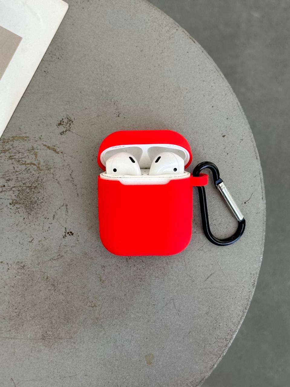Чохол на AirPods 1 / 2 силіконовий із карабіном Red (12)