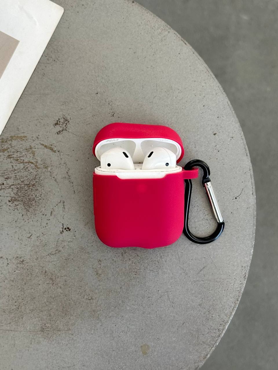 Чохол на AirPods 1 / 2 силіконовий із карабіном Wine Red (14)