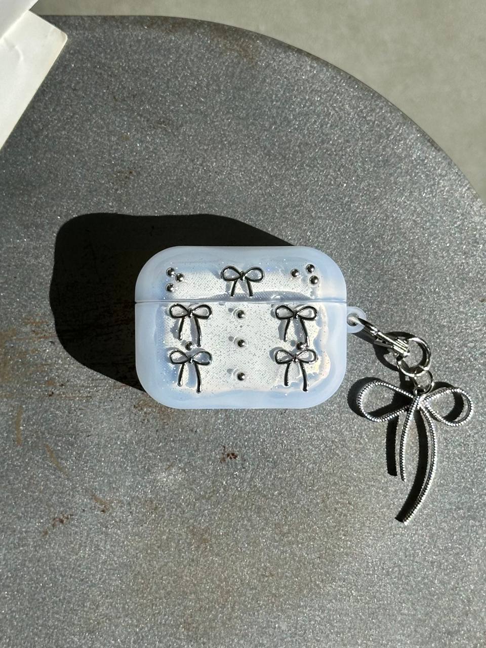 Чехол на AirPods Pro 2 Bow Case с бантиками