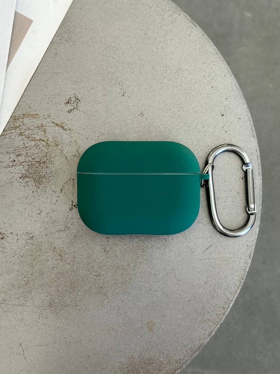 Чохол на AirPods Pro 2 із мікрофіброю та карабіном Atrovirens (03)