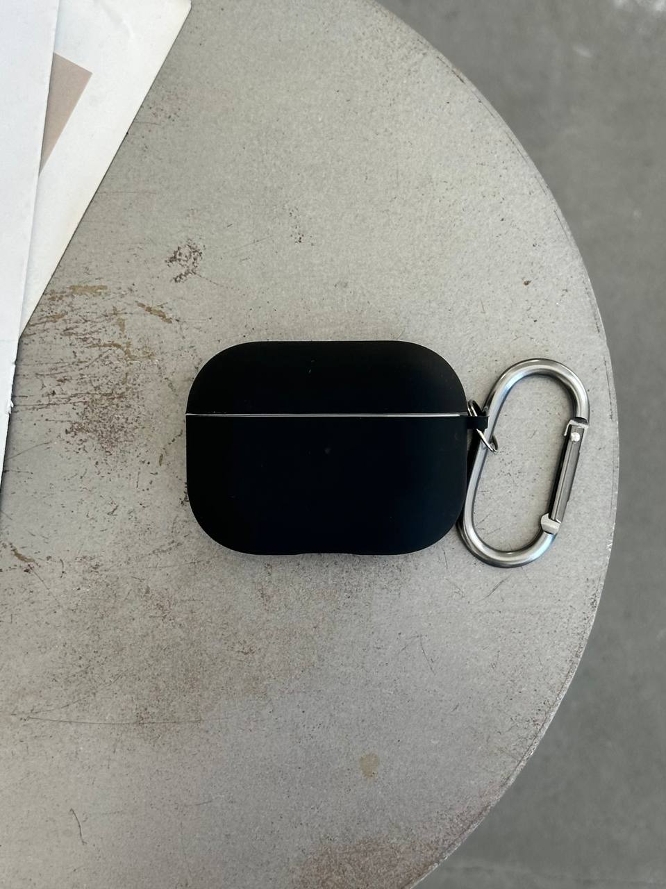 Чехол на AirPods Pro 2 с микрофиброй и карабином Black (01)