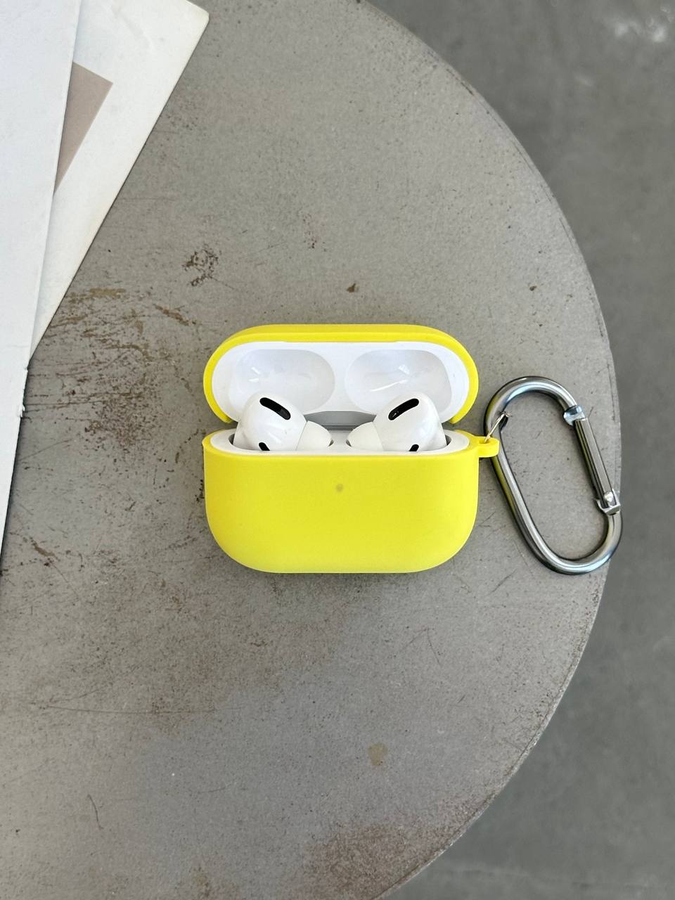 Чехол на AirPods 3 с микрофиброй и карабином Flash (20)