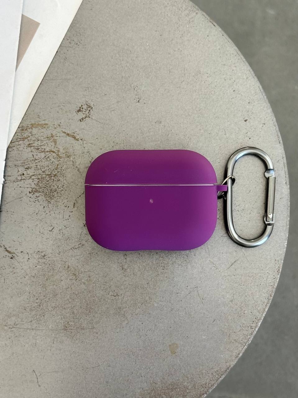 Чохол на AirPods Pro 2 із мікрофіброю та карабіном Grape (06)