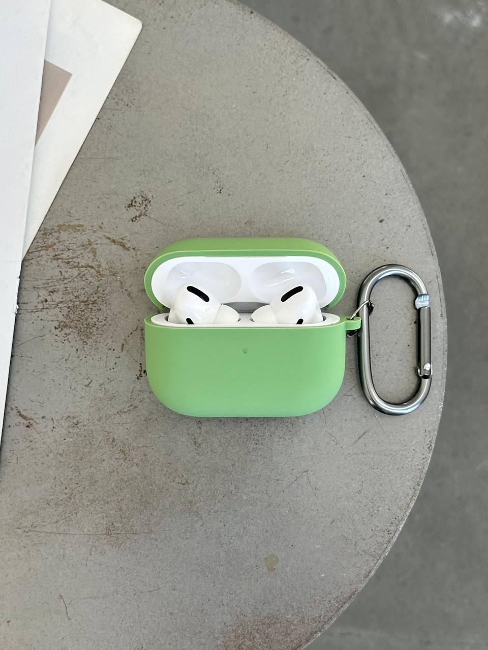 Чохол на AirPods Pro із мікрофіброю та карабіном Mint Gum (04)