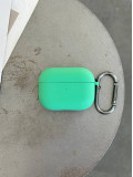Чохол на AirPods 4 із мікрофіброю та карабіном Spearmint (17)