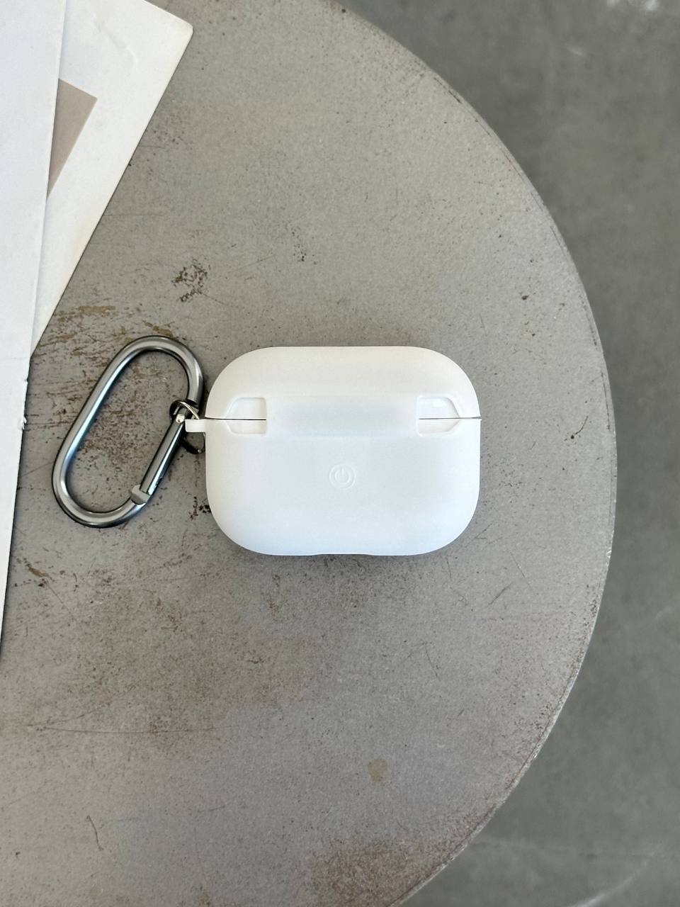 Чохол на AirPods Pro 3 із мікрофіброю та карабіном White (15)