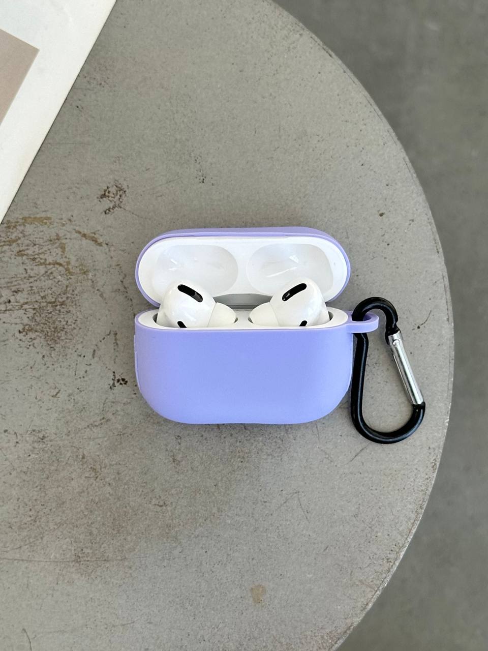 Чехол на AirPods Pro силиконовый с карабином Elegant Purple (13)