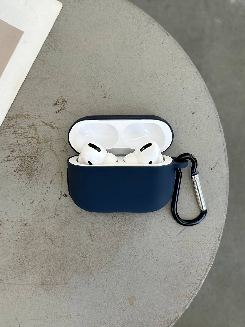 Чехол на AirPods Pro силиконовый с карабином Midnight Blue (01)