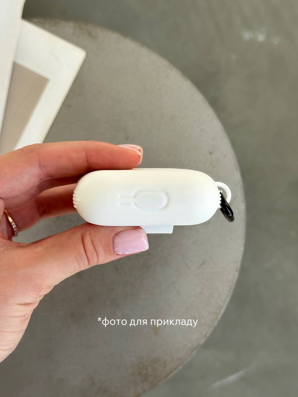 Чохол на AirPods Pro 2 силіконовий із карабіном Stone (04)