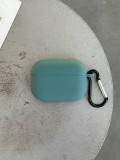Чехол на AirPods Pro силиконовый с карабином Pine Green (21)