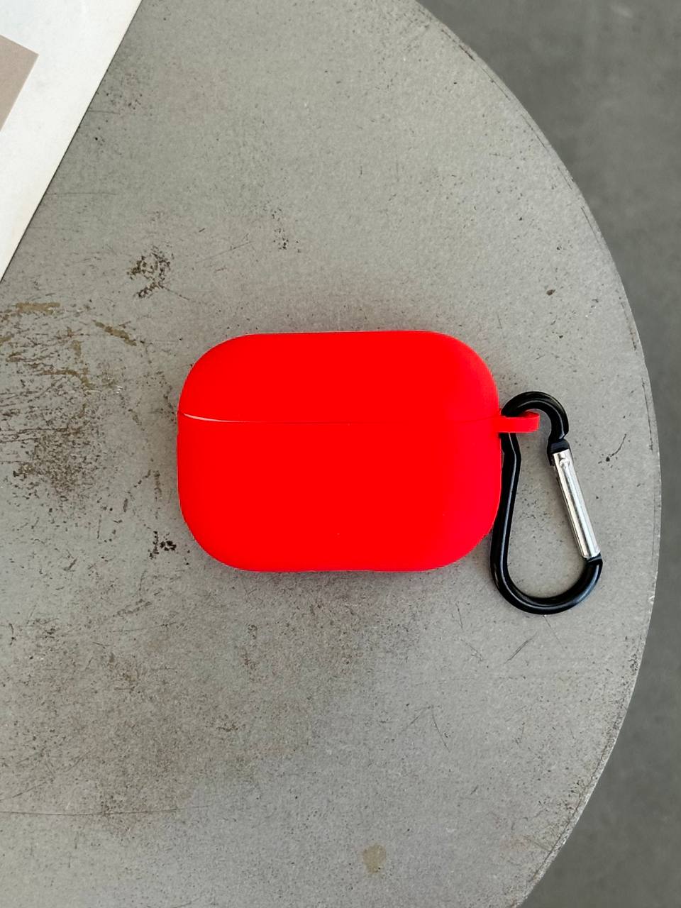Чохол на AirPods Pro 2 силіконовий із карабіном Red (12)