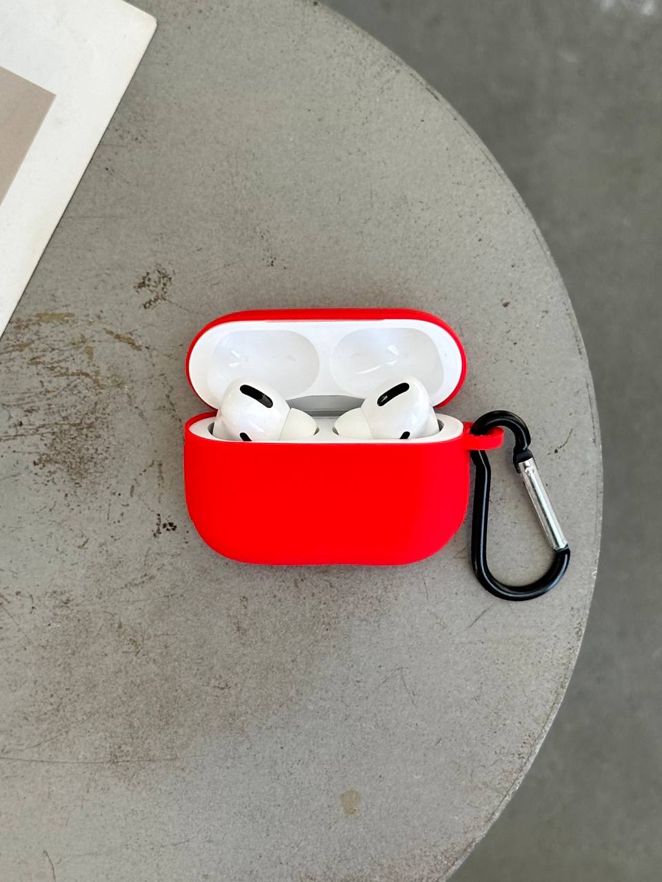 Чохол на AirPods Pro силіконовий із карабіном Red (12)