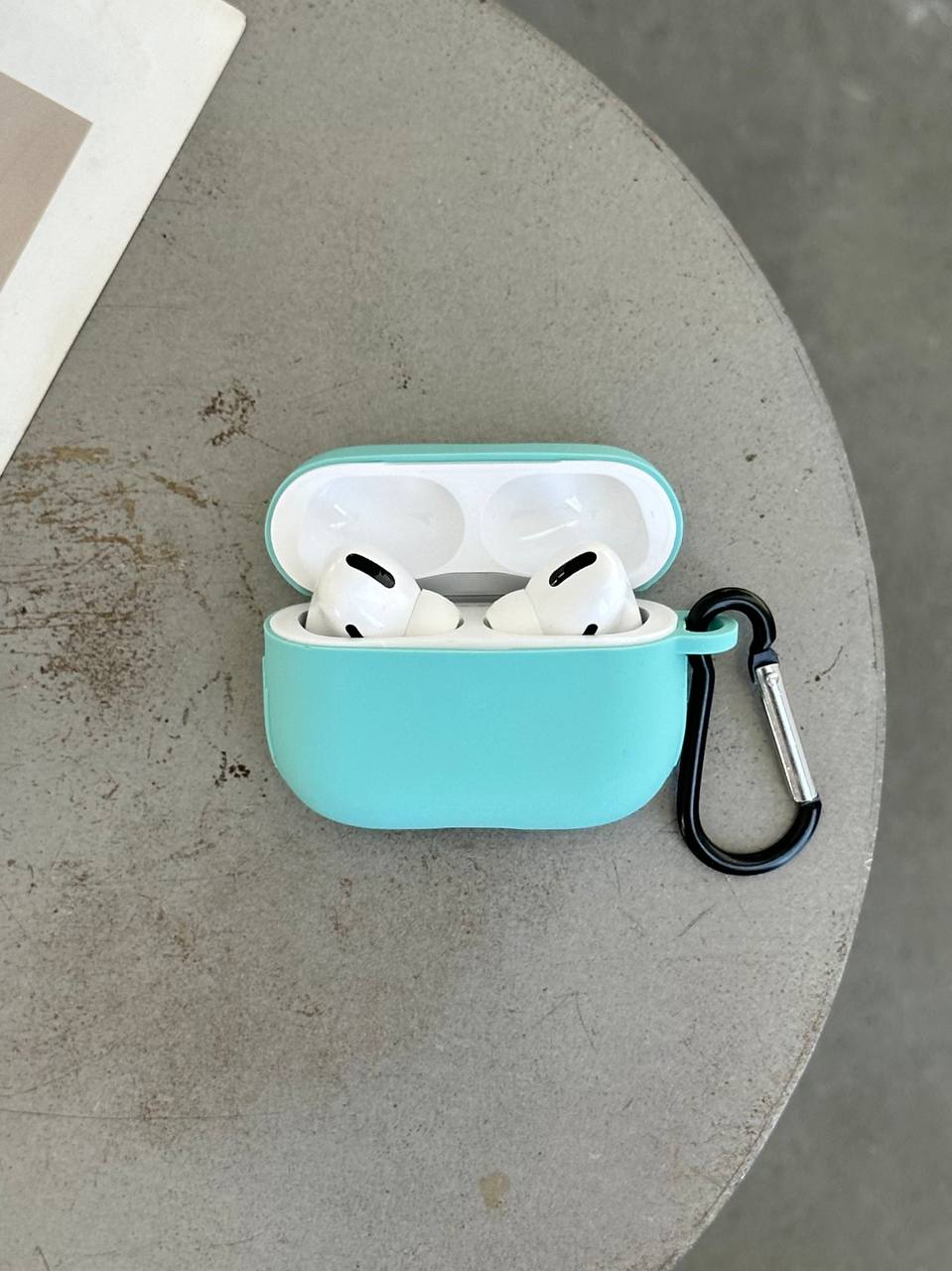 Чехол на AirPods Pro 2 силиконовый с карабином Sea Blue (06)