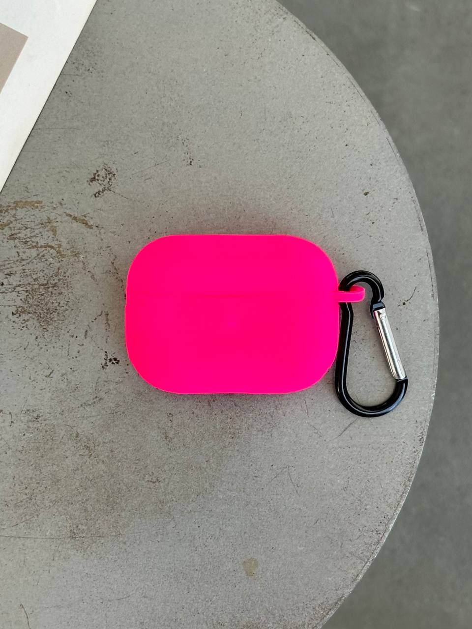 Чохол на AirPods Pro 2 силіконовий із карабіном Shiny Pink (17)