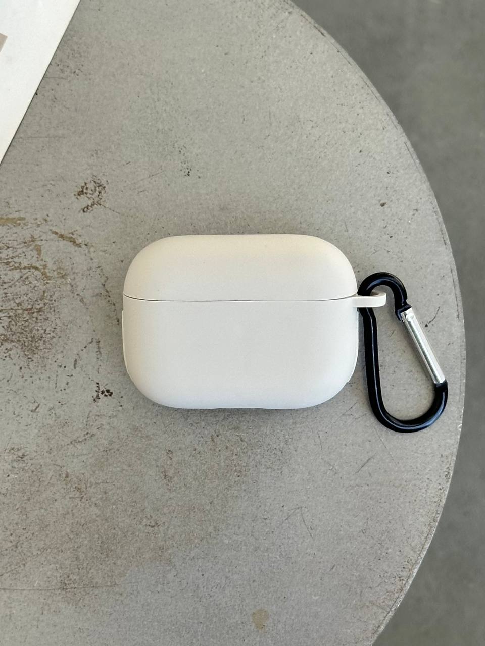 Чехол на AirPods Pro силиконовый с карабином Stone (04)