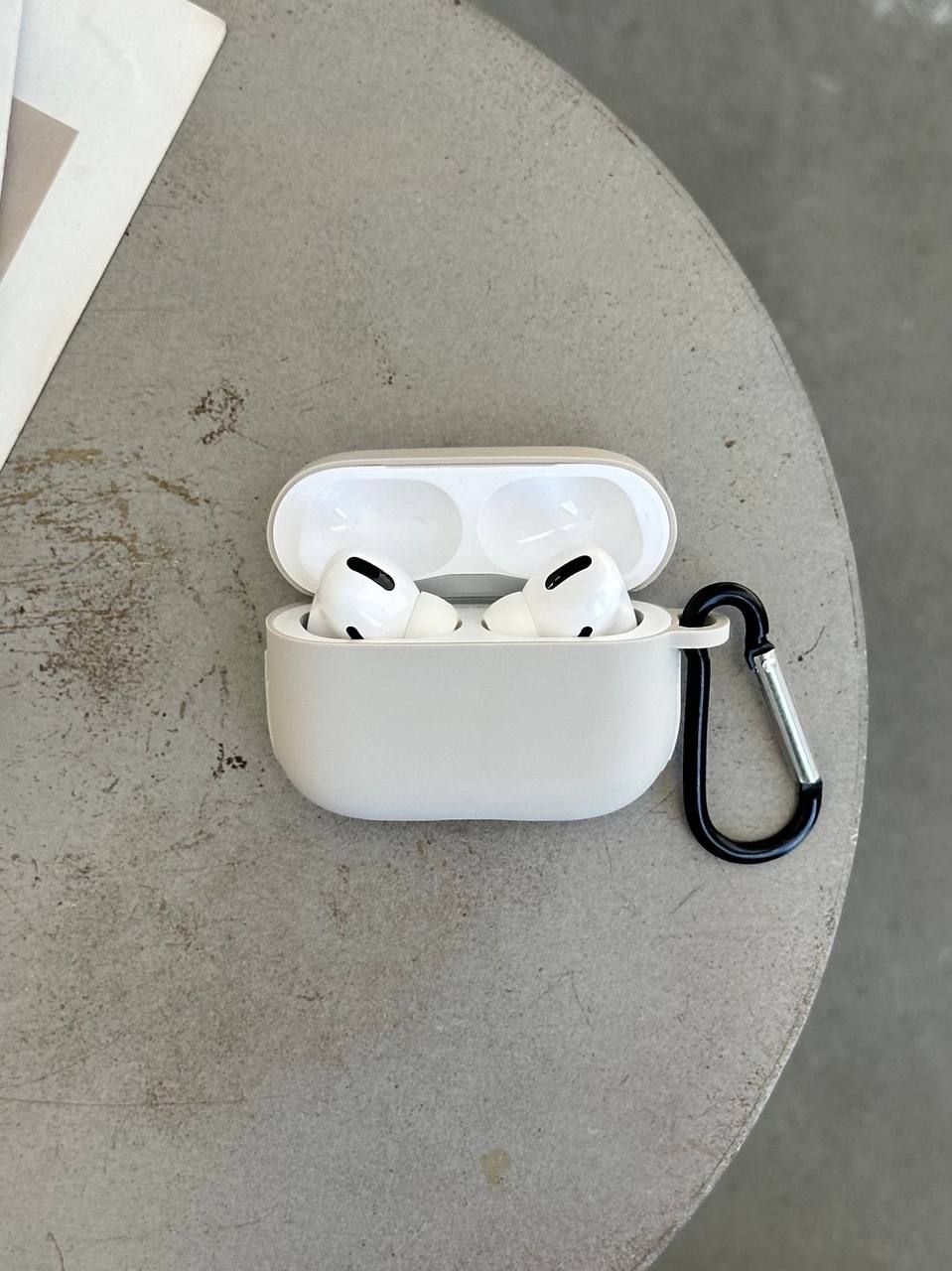 Чохол на AirPods Pro 2 силіконовий із карабіном Stone (04)