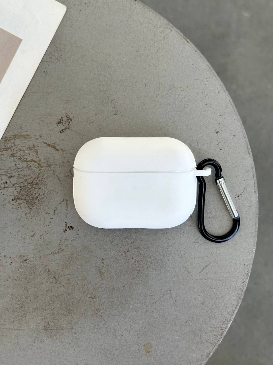 Чохол на AirPods Pro силіконовий із карабіном White (02)