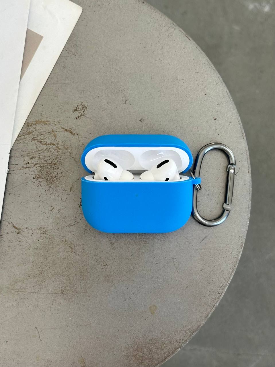 Чехол на AirPods Pro с микрофиброй и карабином Royal Blue (24)