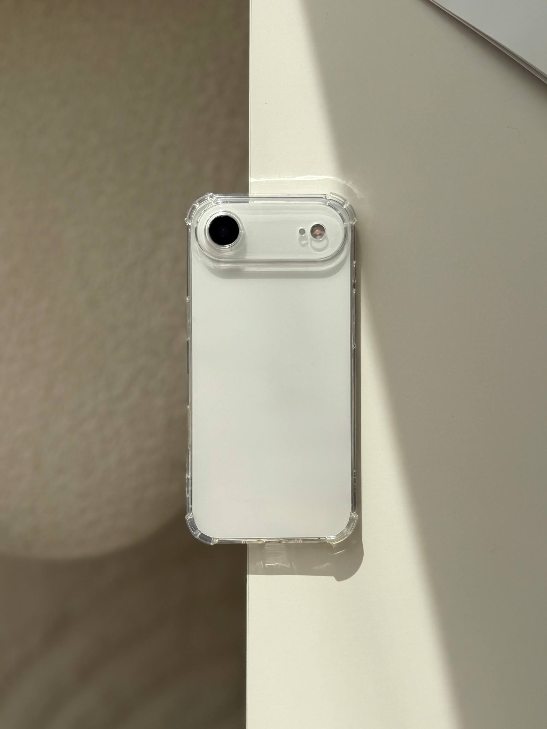 Чехол прозрачный силиконовый с усиленными углами закрытая камера на iPhone 17 Air